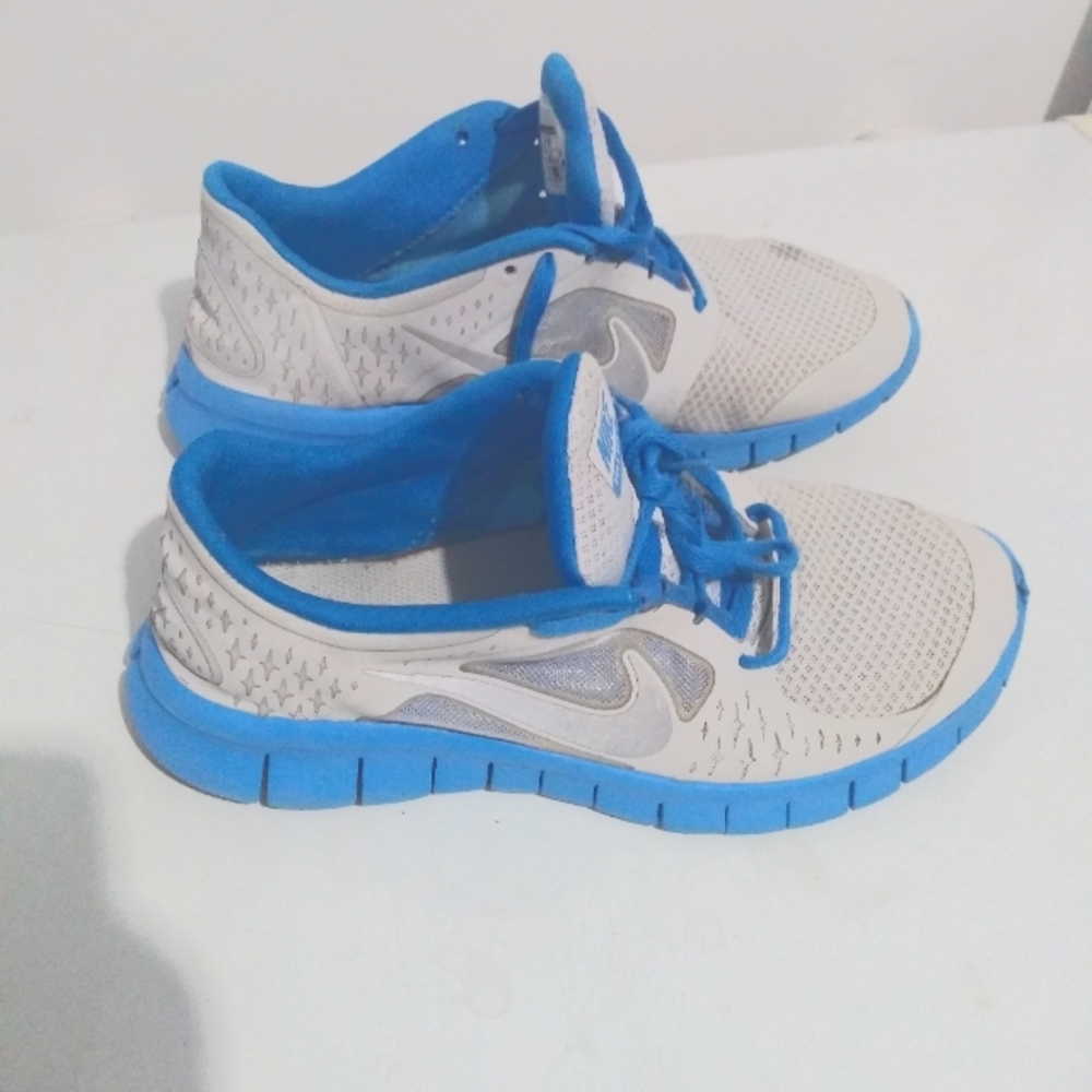 Nike free size 7y ,40EU